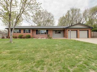 631 S Byron Rd, Wichita, KS 67209