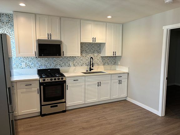 2nd image of 189 N Waverly St #0