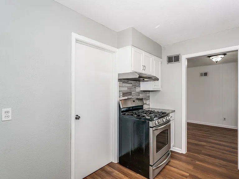 6009 E Gilbert St — Photo 2