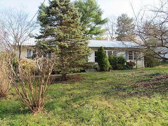 2nd image of 1209 Greenfield Dr