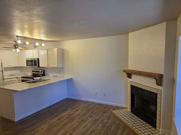 4th image of 4901 E Kelton Ln Unit 1246