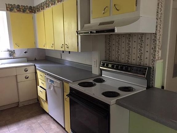 3rd image of 407 Walnut St