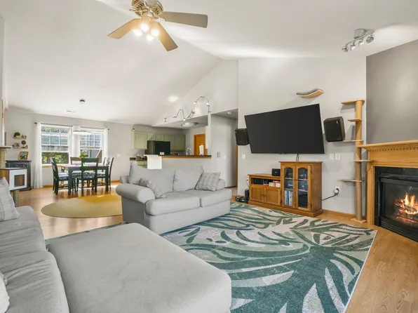 3134 Dorchester Way APT 4, Madison, WI 53719