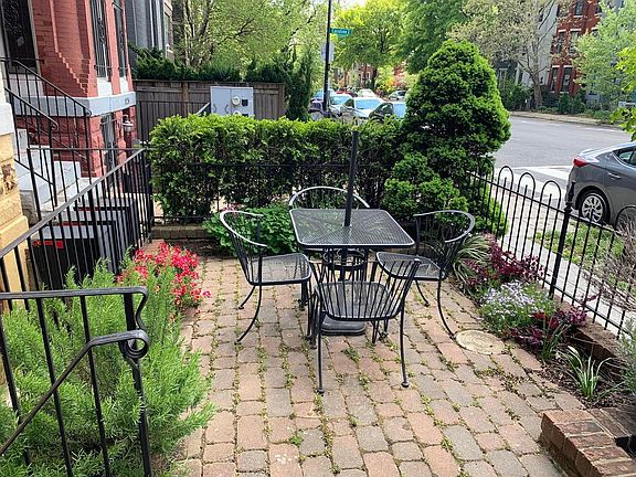 Shared front patio space