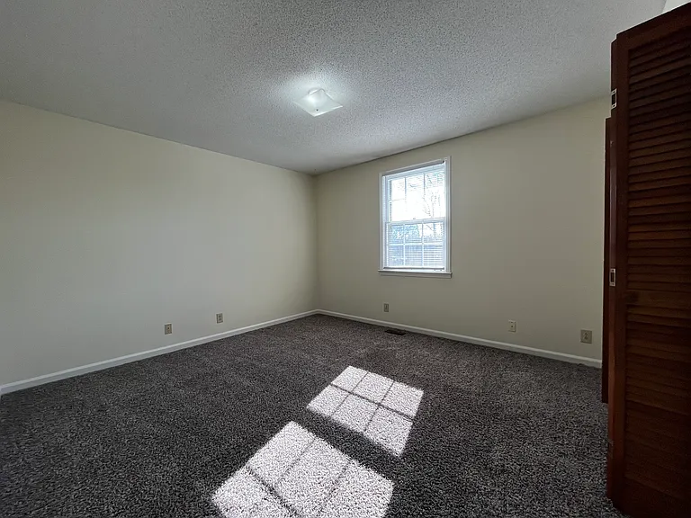 601 Fairfield Dr #B — Photo 14
