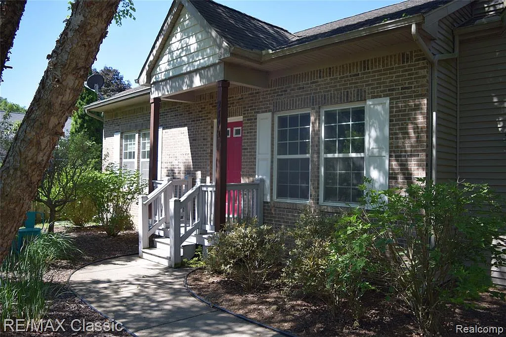 2772 Greg Ave photo 1
