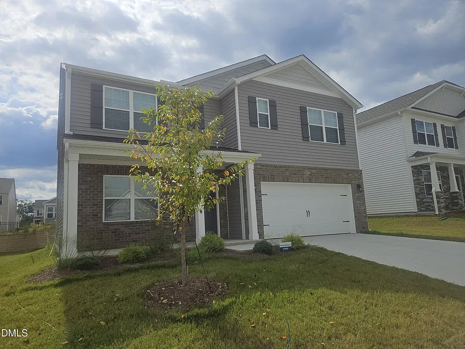 390 Hanging Elm Ln