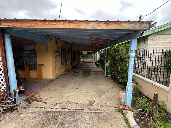 3rd image of 3505 Santa Maria Ave