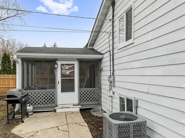 251 Harding Ave — Photo 44