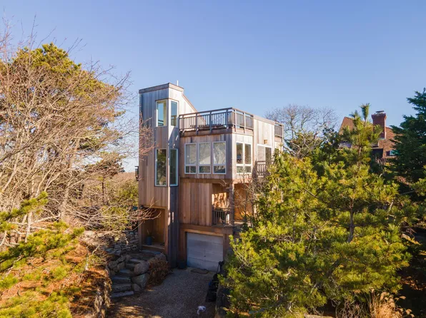 9 Thistlemore Road, Provincetown, MA 02657
