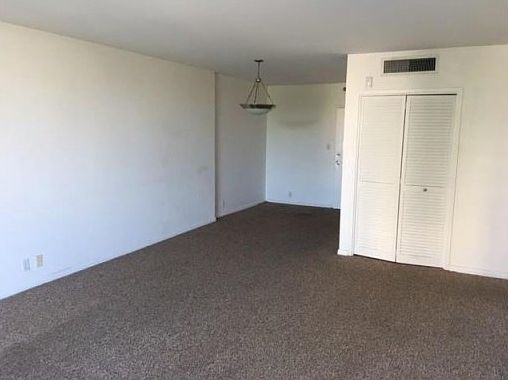 5th image of 1000 West Ave APT 309