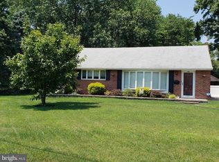 102 Robin Ln, Voorhees, NJ 08043