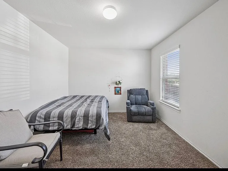 900 Sapphire Dr — Photo 7