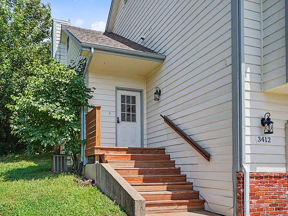 3rd image of 3412 Augusta Dr