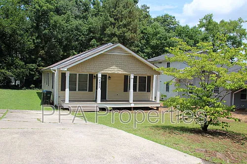 2408 Francis St Photo 1