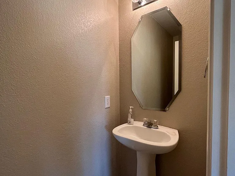 15202 Lynford Crest Dr — Photo 36