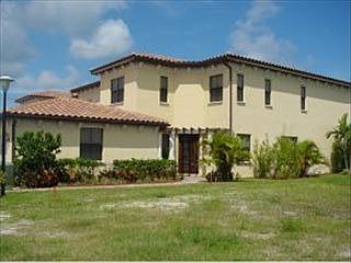 5th image of 760 Lanai Cir APT 104