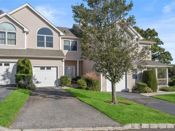 503 Willow Pond Drive #503, Riverhead, NY 11901