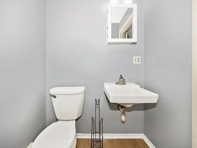 700 Motter Ave #B — Photo 18