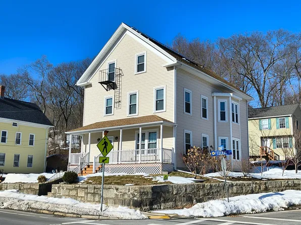 26 Main St, Blackstone, MA 01504