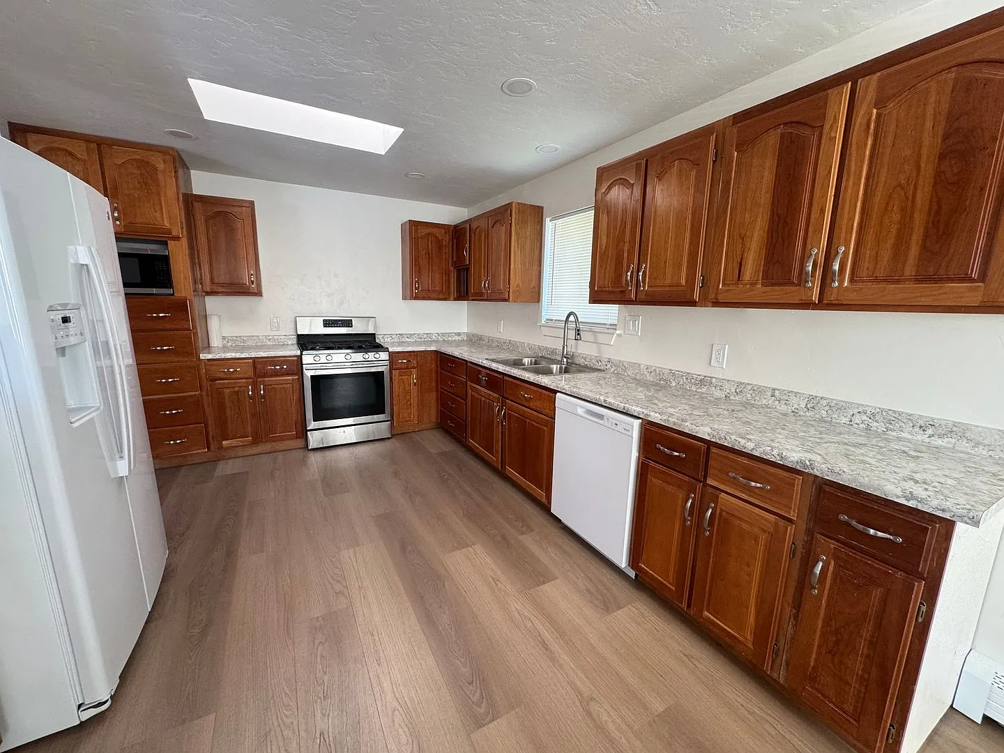 Beautiful home for rent in Pleasant Grove — Photo 2