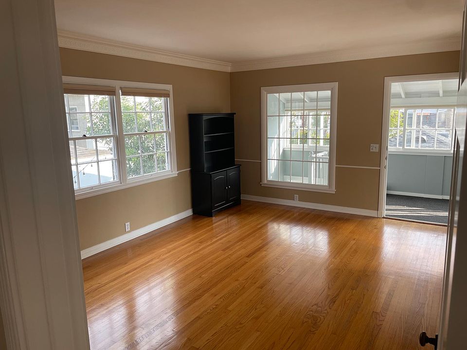 1st image of 255 Nieto Ave #C