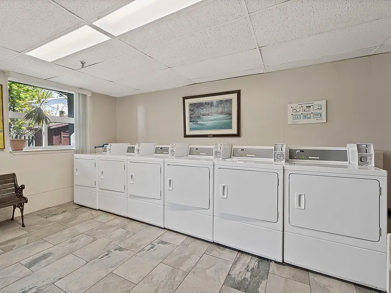 100 McFarlane Ave — Photo 12