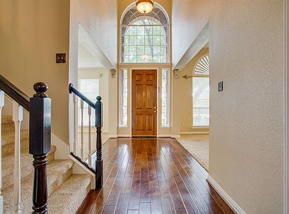 3rd image of 1408 Hickory Dr