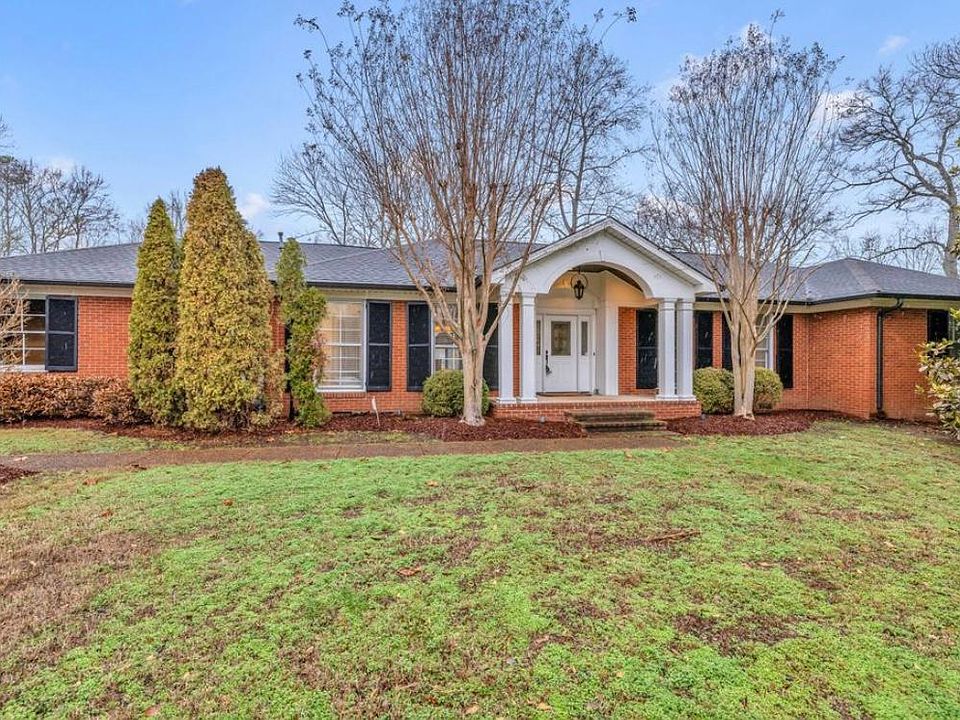 1st image of 4901 Roselawn Cir