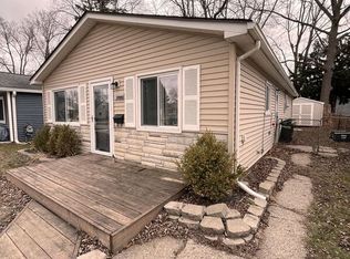 27080 Brettonwoods St, Madison Heights, MI