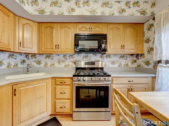 5th image of 257 Sabin Street #13