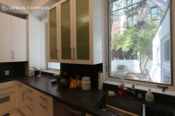 Rented by Compass | media 32