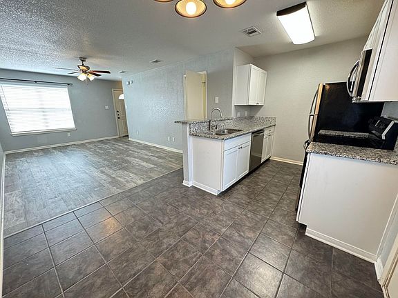 4th image of 1607 Dugger Cir APT B