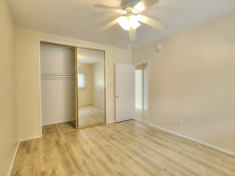 4808 Riverton Ave #6 — Photo 13