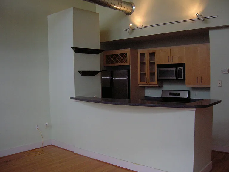 790 N Ave NE #106 — Photo 93