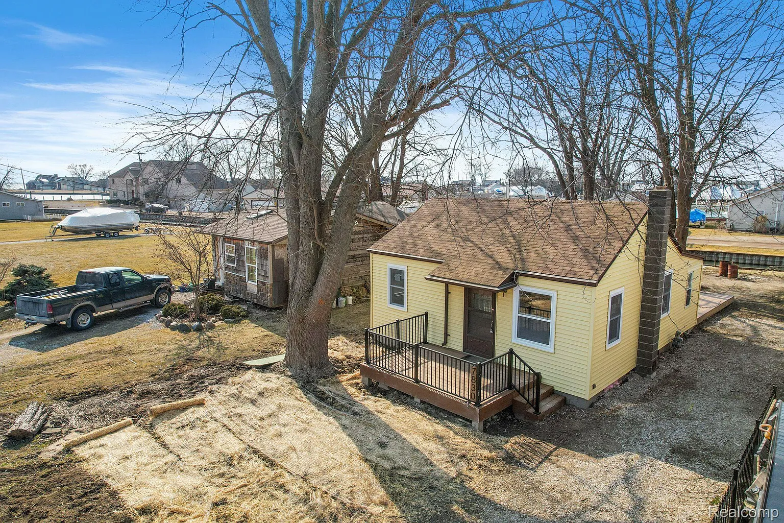 7830 Alexandria Dr photo 1