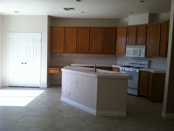 3rd image of 41175 Marseille Ct