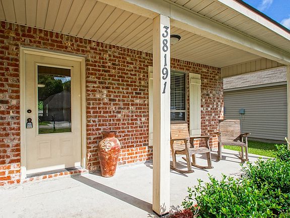 2nd image of 38191 Shelby Dr