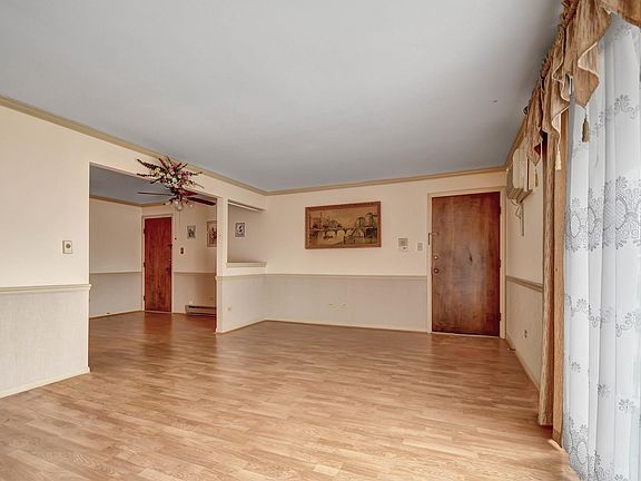 4th image of 7550 W 111th St APT 3C