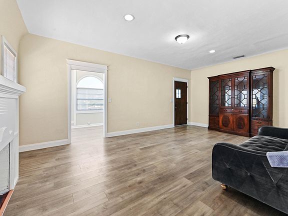 5th image of 444 Monroe Drive