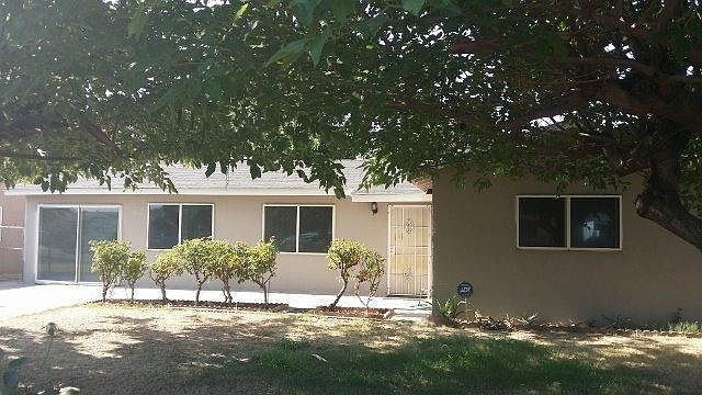 1st image of 27410 Parkwood Ave