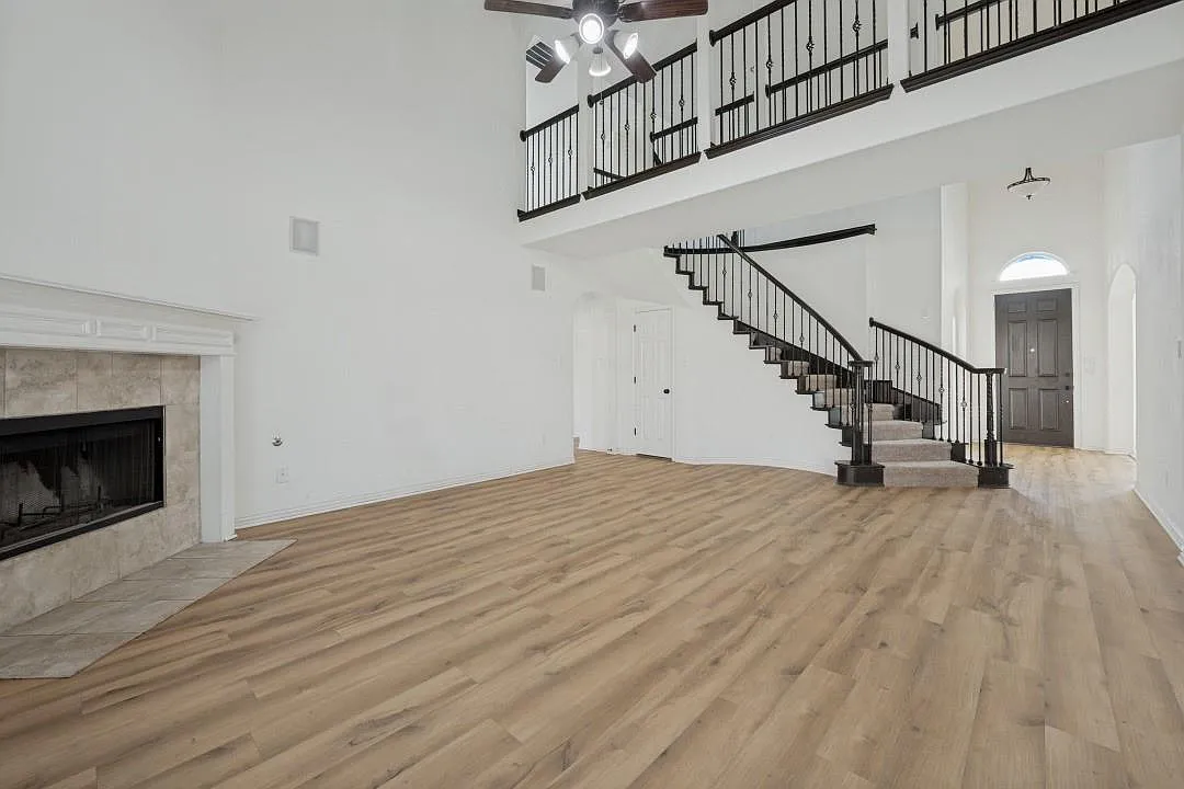 5 bed, 3684 sqft, $3,995 — Photo 4
