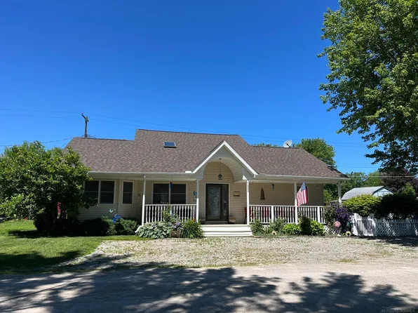 7333 Kilkare Rd, Lexington, MI 48450