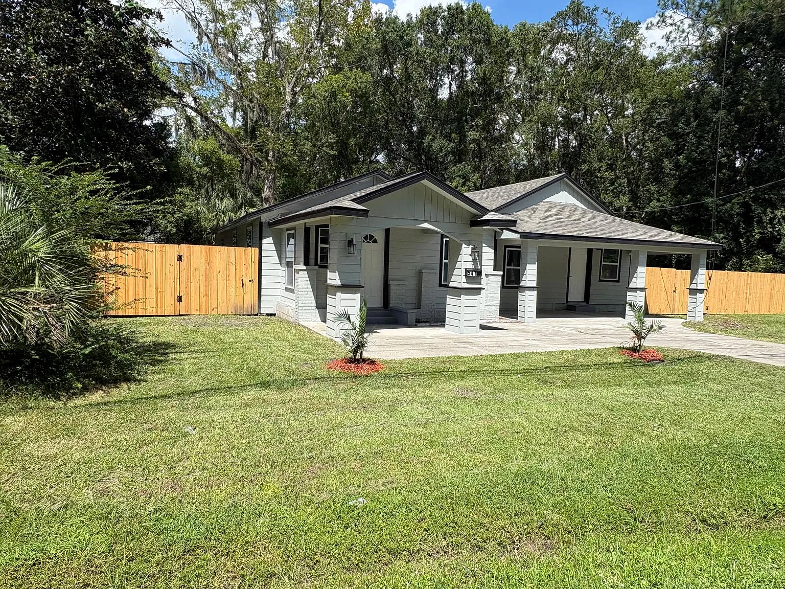 4 bed, 2400 sqft, $2,200 — Photo 1