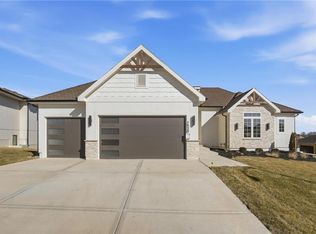 1520 NE Stewart Pl, Lees Summit, MO 64064