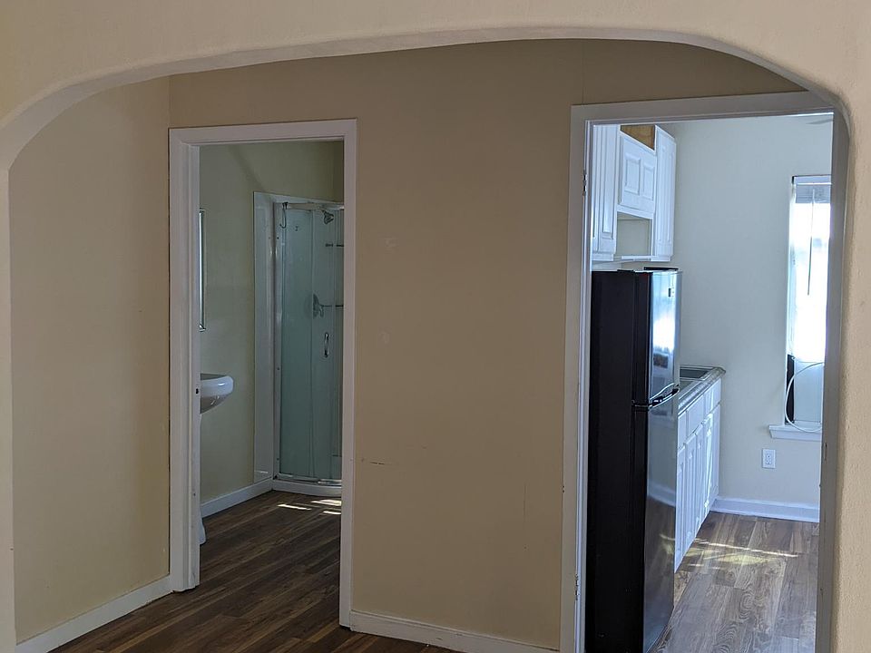 1st image of 6013 Hugo Dr #B