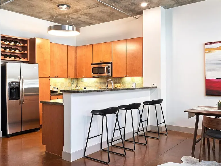 840 Green St #129 — Photo 9