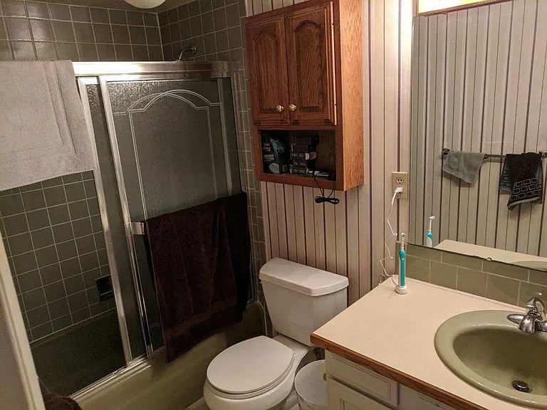 859 Roxwood Ln — Photo 22