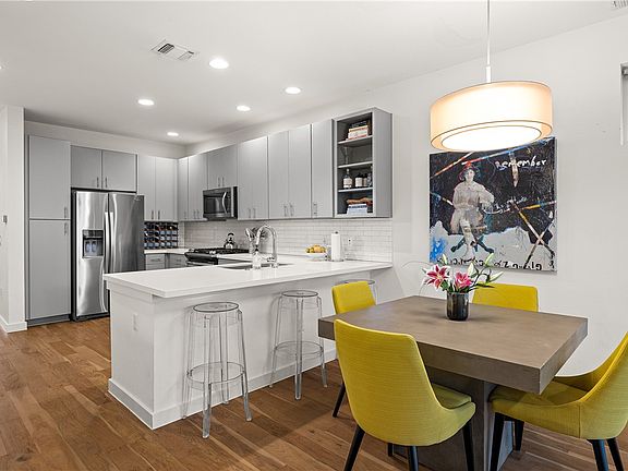 3rd image of 3107 Aldwyche Dr