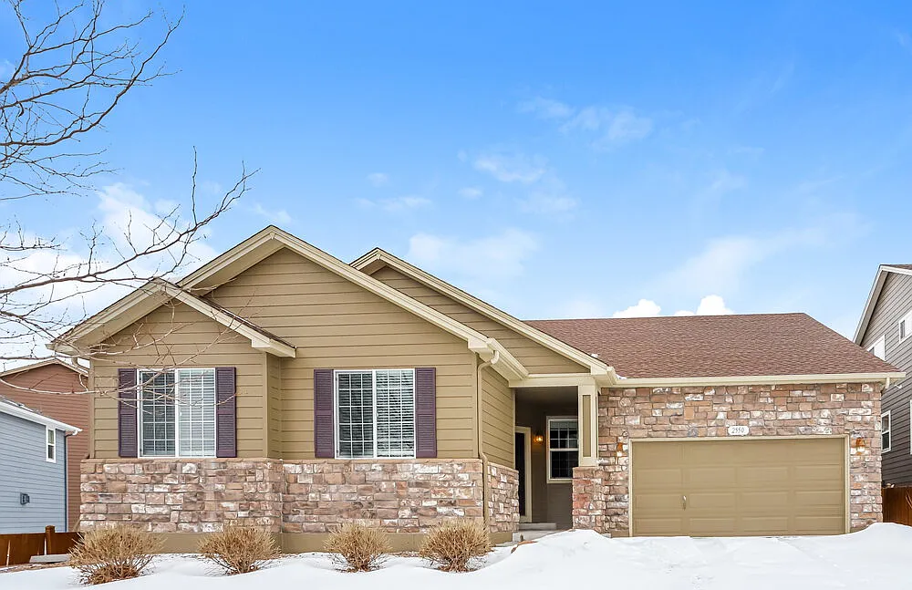 3 bed, 2.5 bath, 2203 sqft, $5,730 — Photo 1